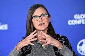 İşte Fon Yöneticisi Cathie Wood’un, Bitcoin (BTC) İçin Devasa Tahmini!